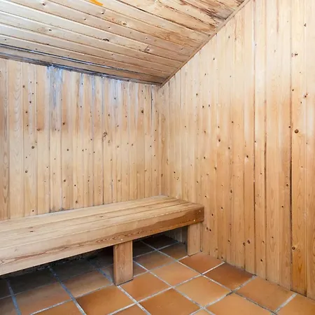 12 Person In Fano-by Traum Фанё